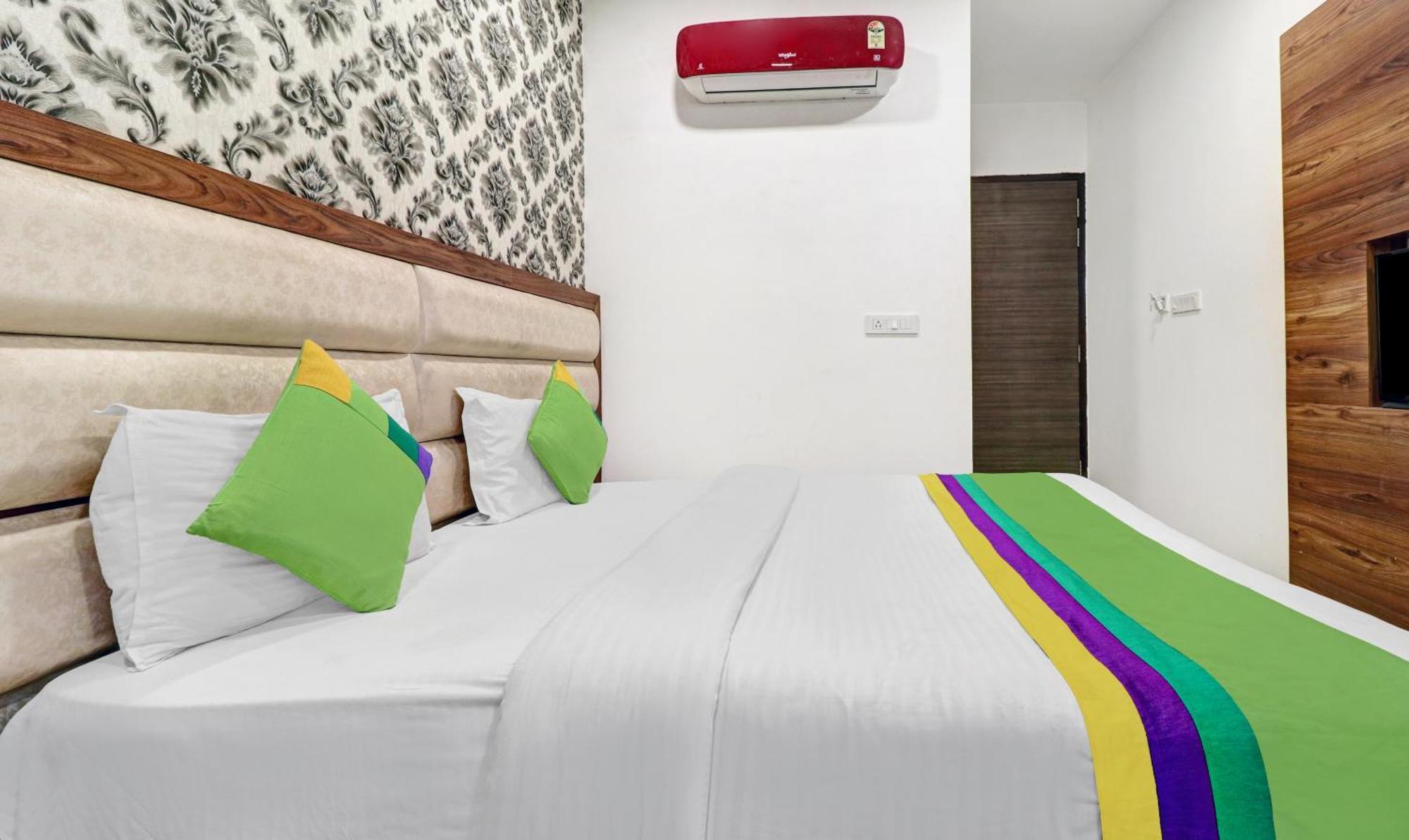 Treebo Trip Unique Hotel Queenz Road Amritsar Extérieur photo