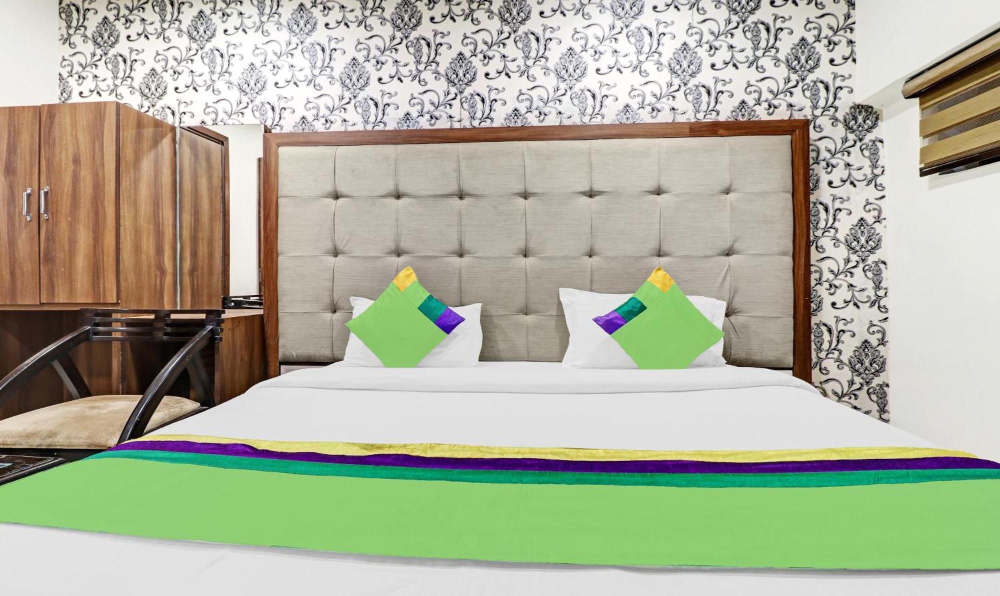 Treebo Trip Unique Hotel Queenz Road Amritsar Extérieur photo