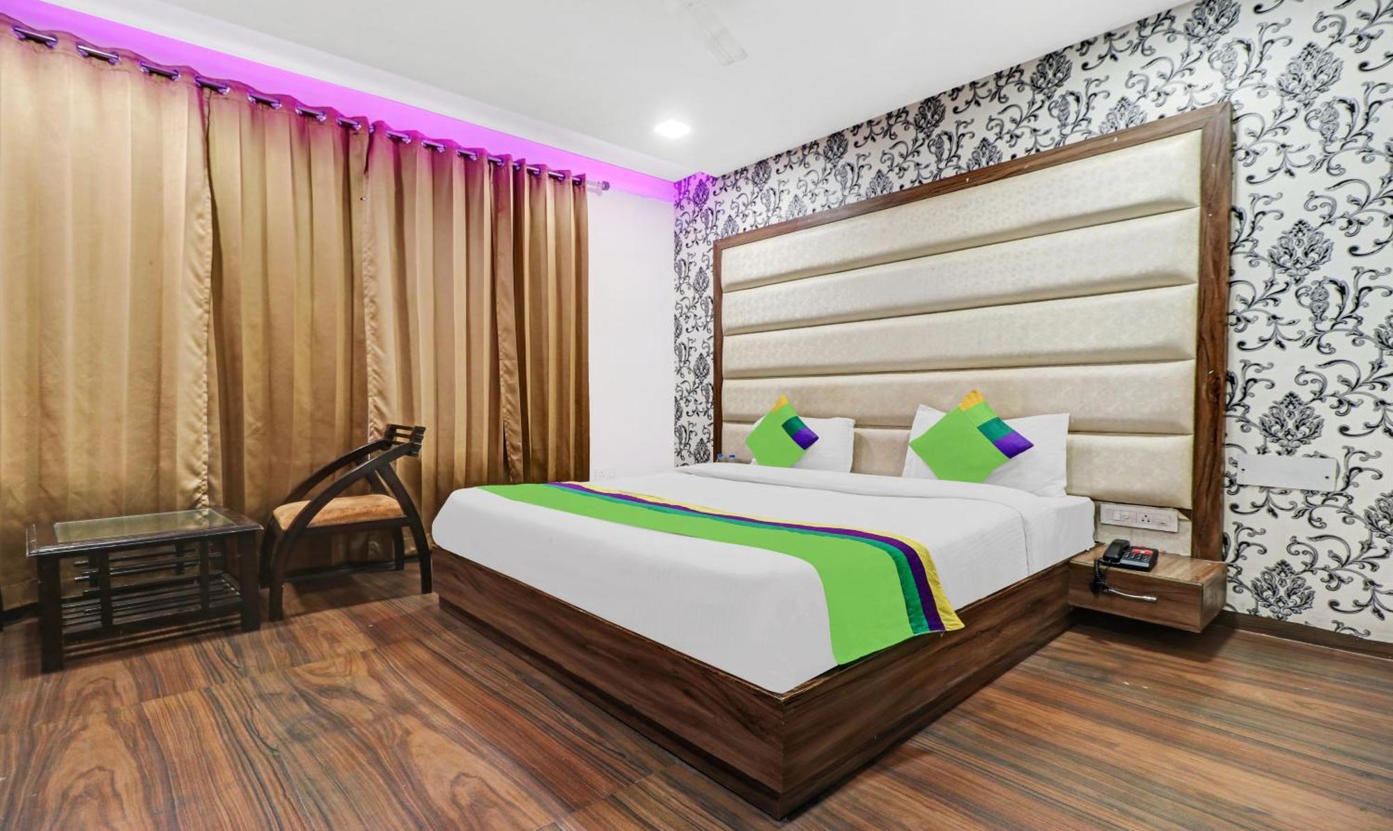 Treebo Trip Unique Hotel Queenz Road Amritsar Extérieur photo