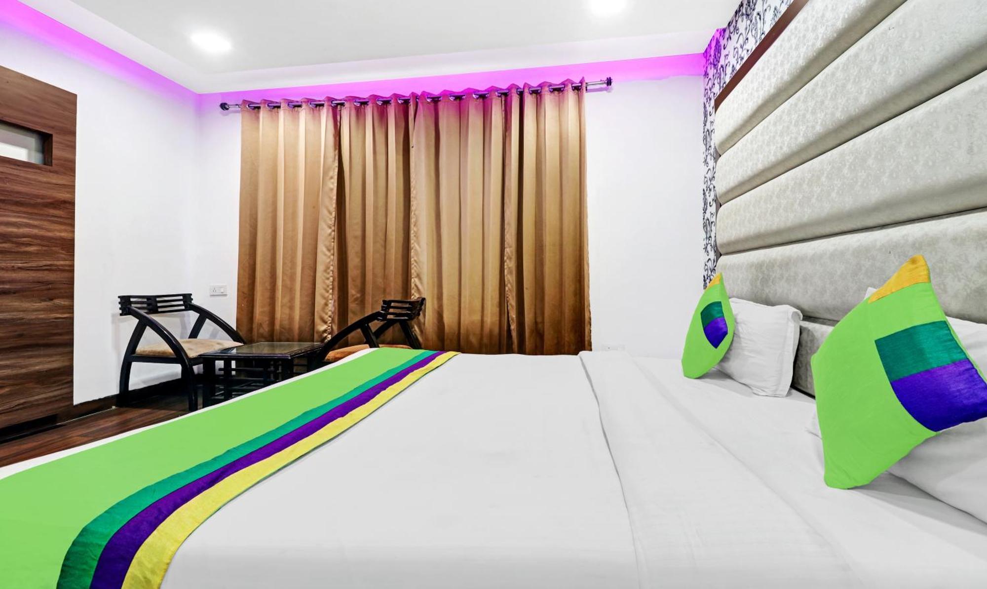 Treebo Trip Unique Hotel Queenz Road Amritsar Extérieur photo