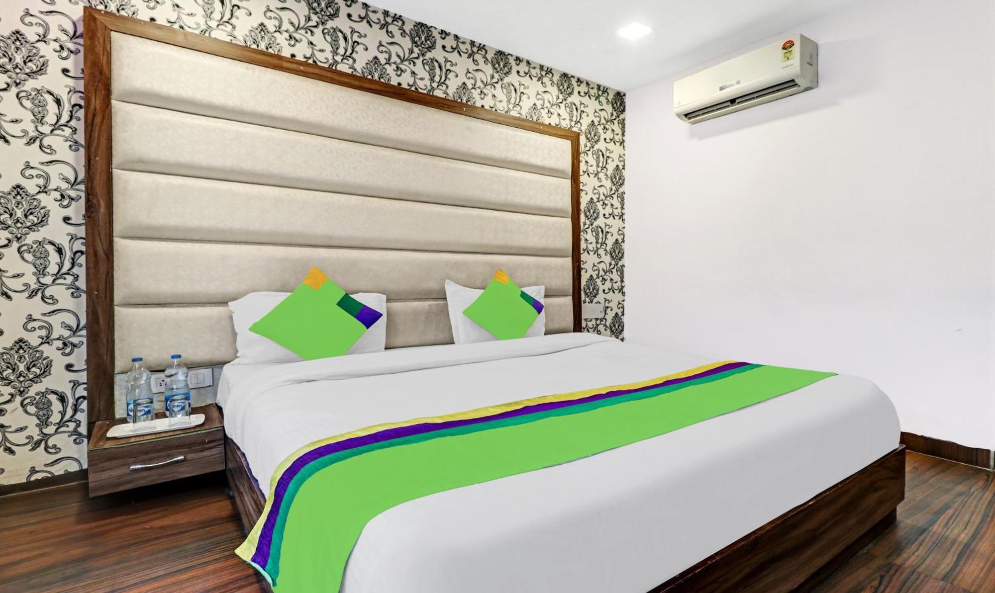 Treebo Trip Unique Hotel Queenz Road Amritsar Extérieur photo